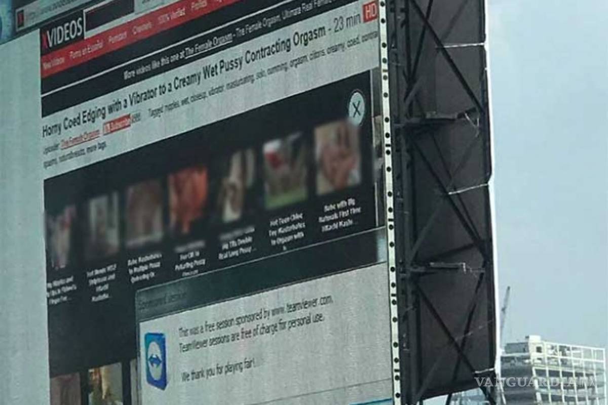 Automovilistas de CDMX vieron video porno que se exhibió en Periférico