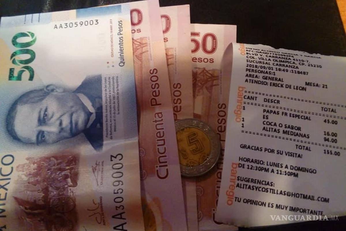 VIDEO: Cliente 'confunde' billete de 500 pesos con uno de 20 y deja muy buena propina en Saltillo