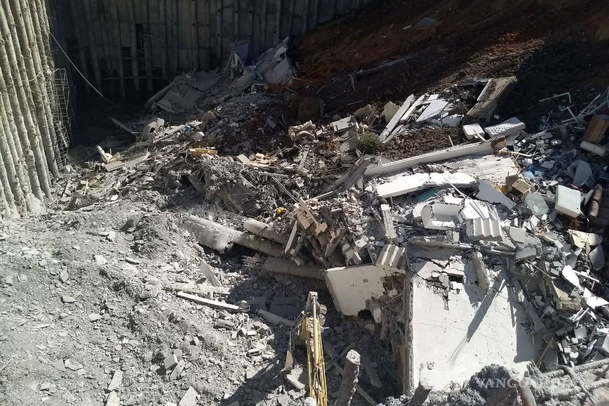 $!Derrumbe en casas de Monterrey deja una persona muerta, otra herida y una desaparecida
