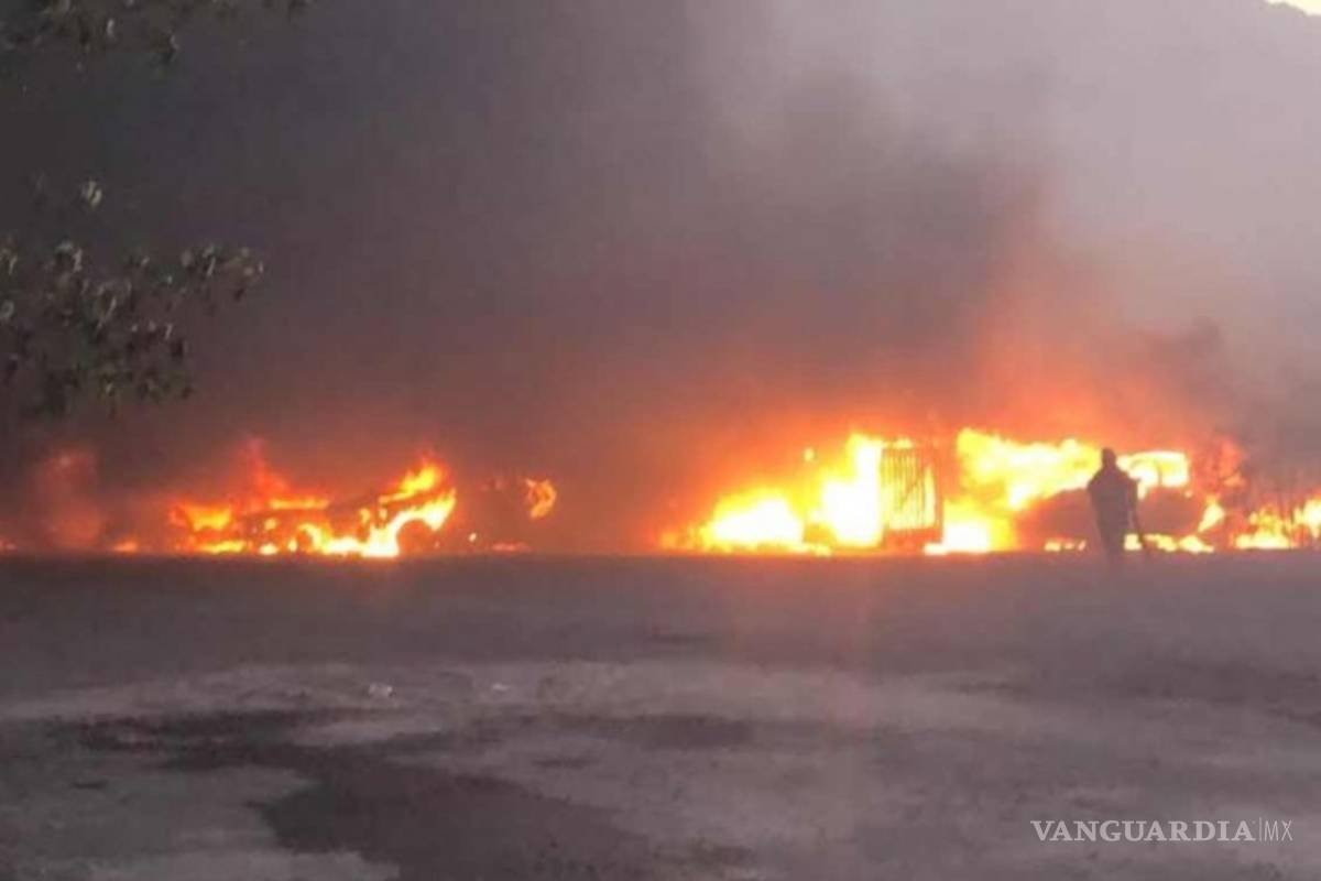 Dejan fuertes vientos incendios y daños en Nuevo León