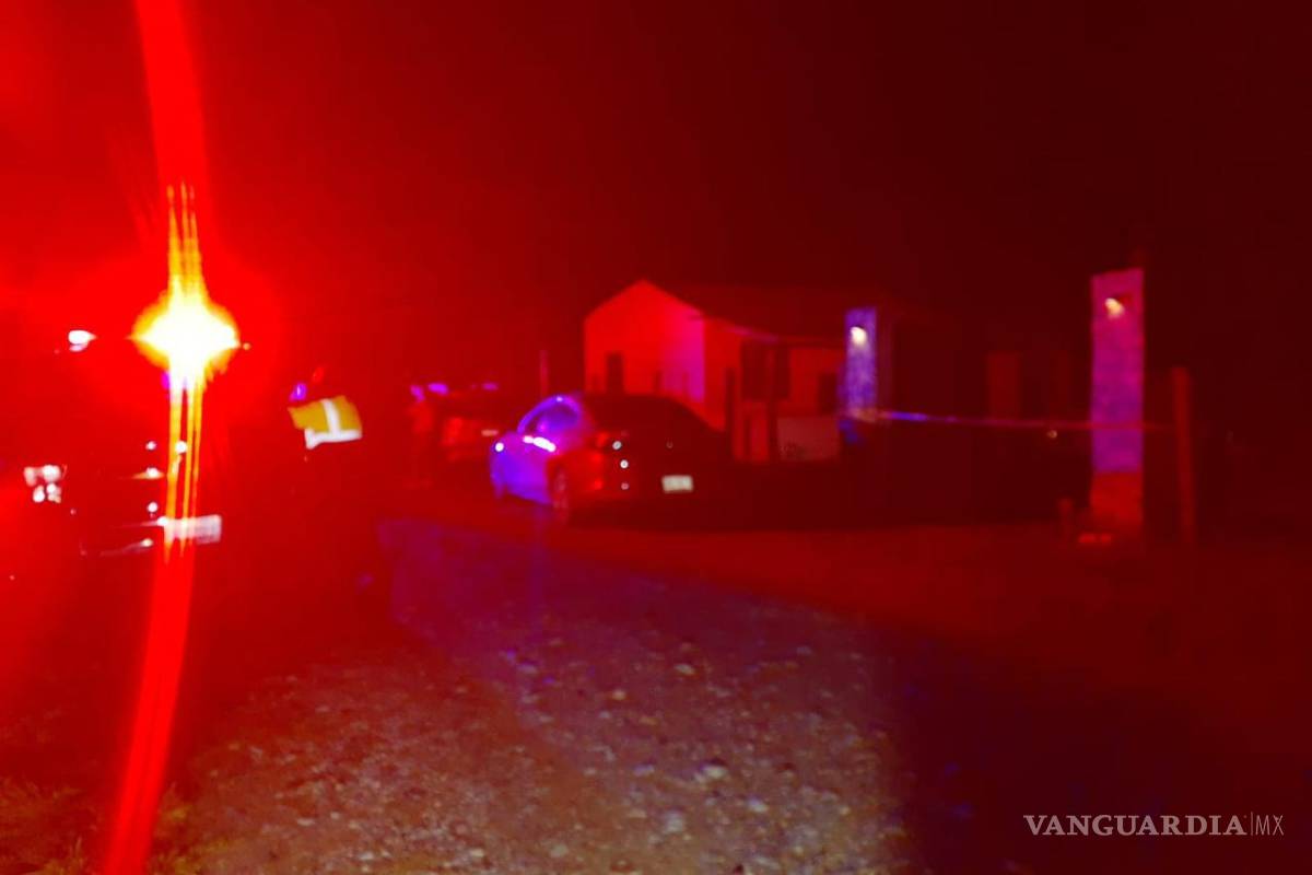 $!Elementos de la Fiscalía General del Estado acudieron para tomar conocimiento del fallecimiento y trasladar el cuerpo al Servicio Médico Forense (SEMEFO).