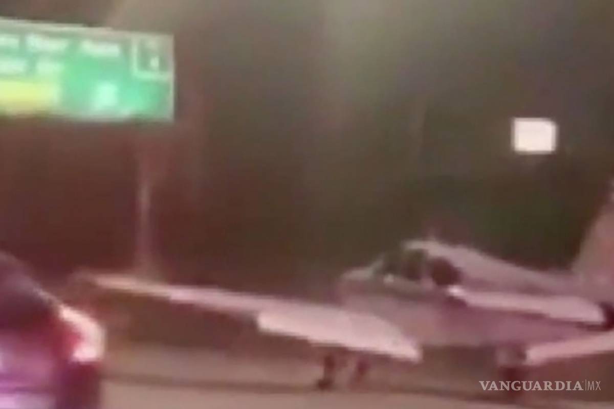 Avioneta aterriza de emergencia en una autopista de California