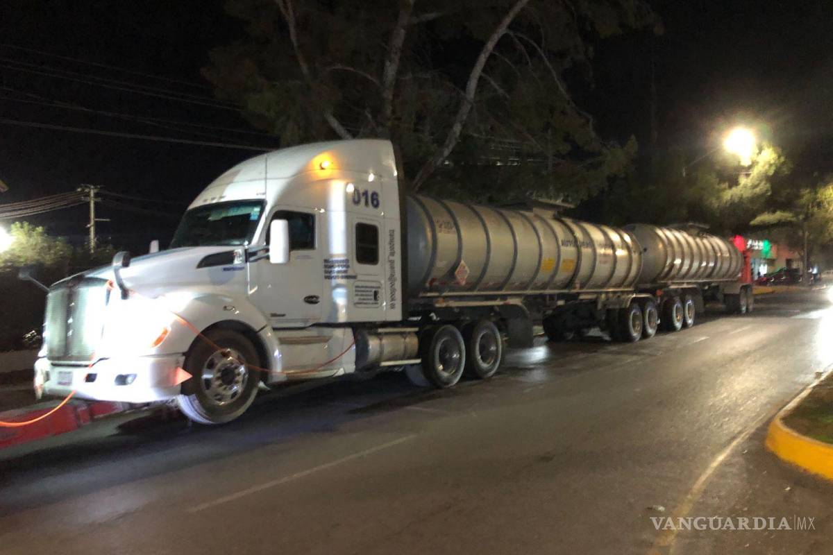 Decomisan posible ‘huachicol’ en el libramiento Óscar Flores Tapia