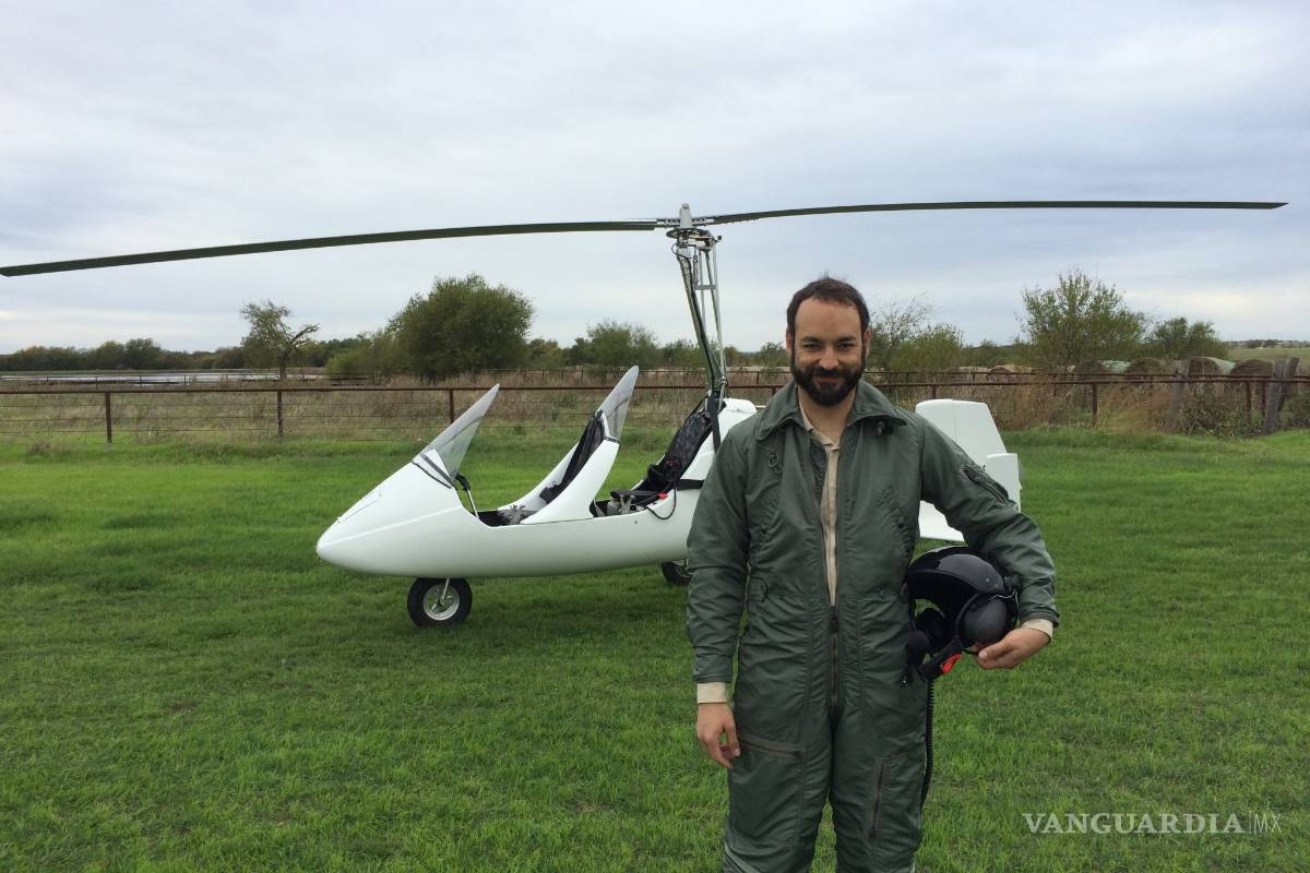 Saltillense construye un auto volador.
