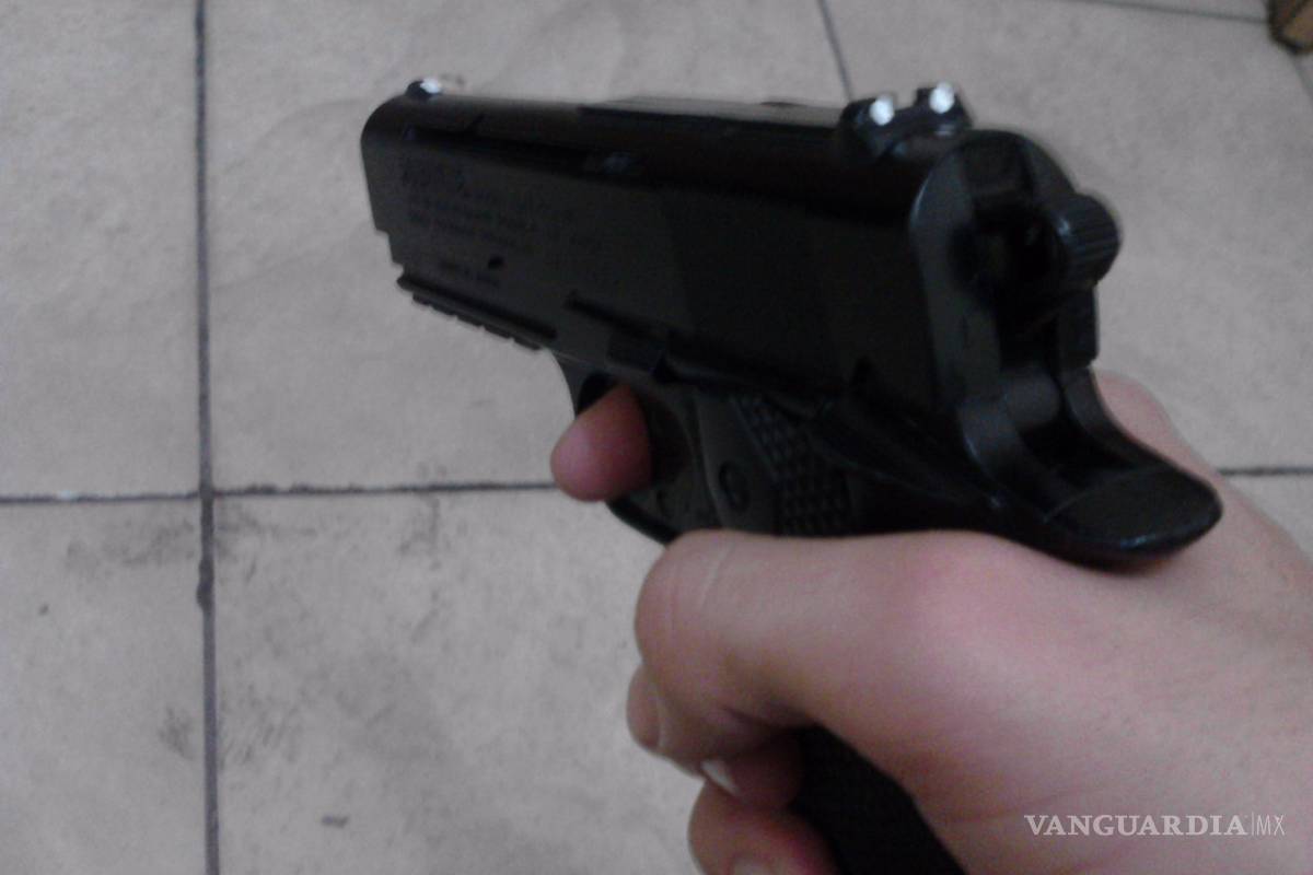 Descubre infidelidad y ordena a escolta que mate al amante