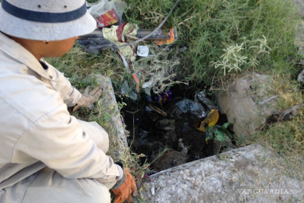 Realiza Simas Torreón operativos de desazolve en colonias