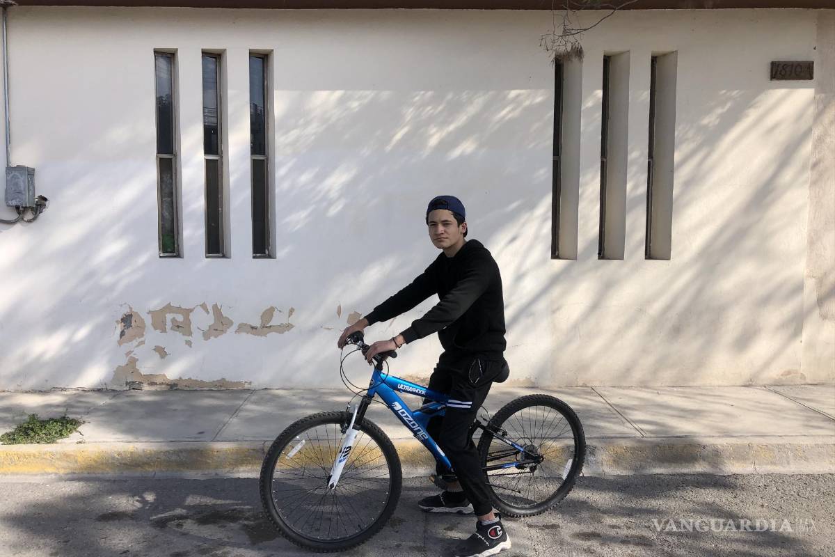 El joven inquieto que aprende responsabilidad, amistad y autonomía en bicicleta