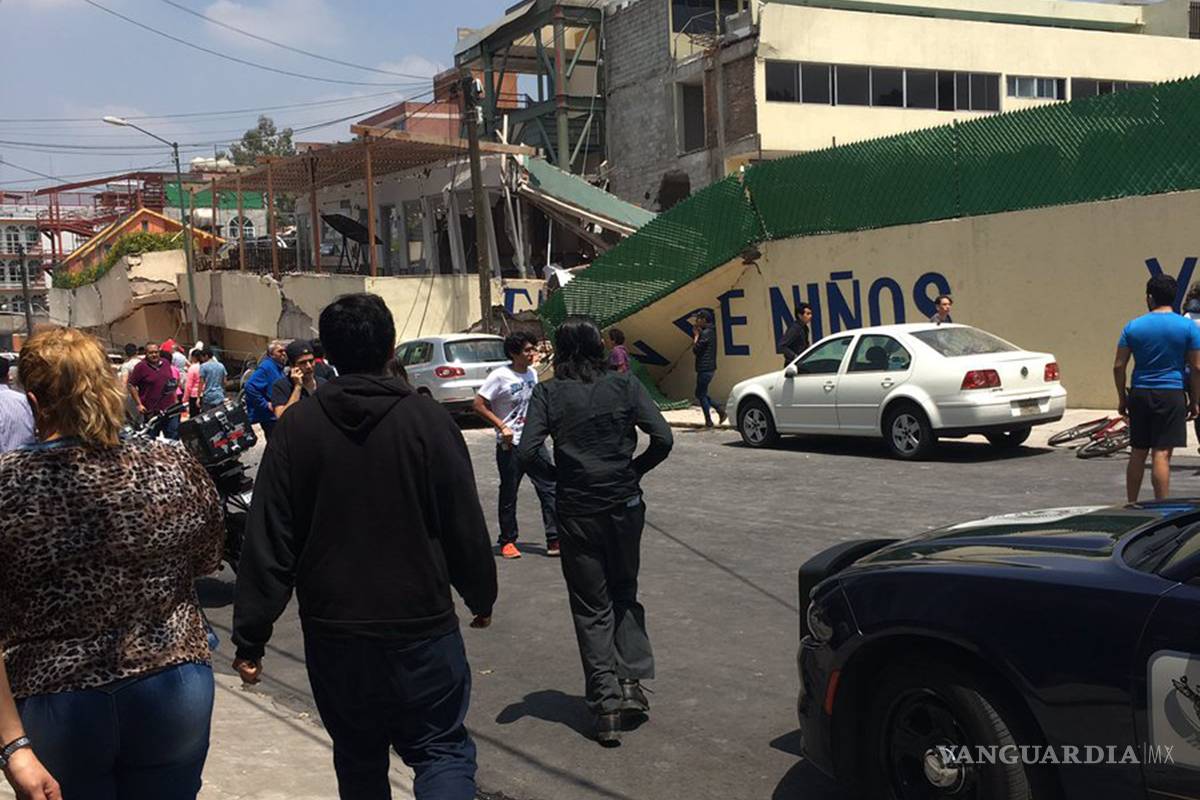 Colapsa kínder con niños adentro a consecuencia del sismo en la CDMX