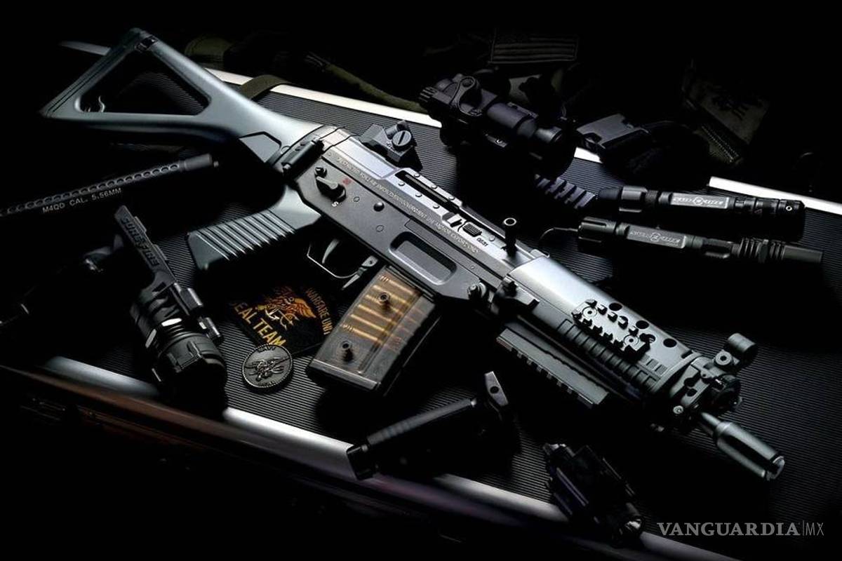 Acusan de dos cargos más a hispano que compró armas usadas en masacre en EU