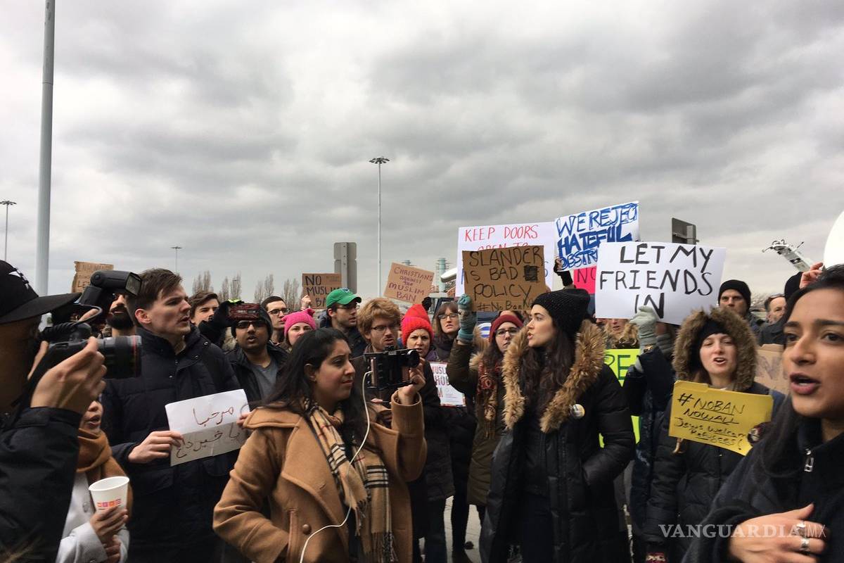 Expertos impugnan las órdenes migratorias de Trump