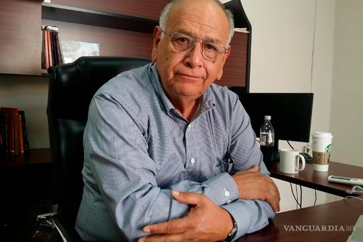 Presenta libro Subsecretario de Cultura de Coahuila