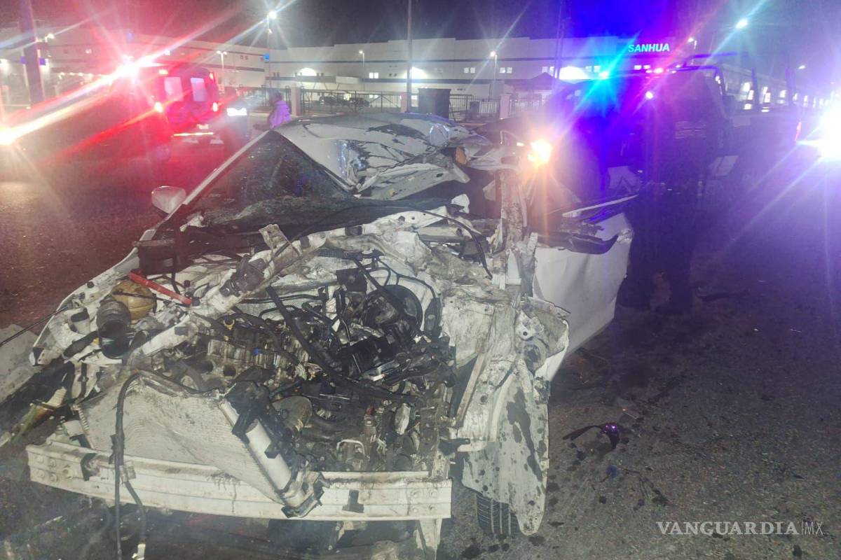 $!Tras el choque, el conductor del tráiler se dio a la fuga dejando el vehículo afectado.