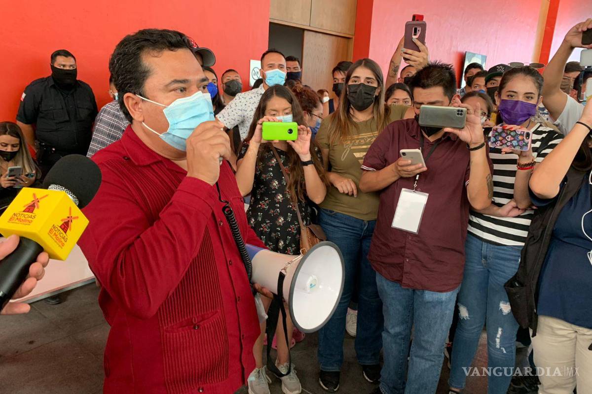 Vacunarán solo a 3 mil jóvenes en Arteaga, piden a la población no acudir a Ciudad Universitaria