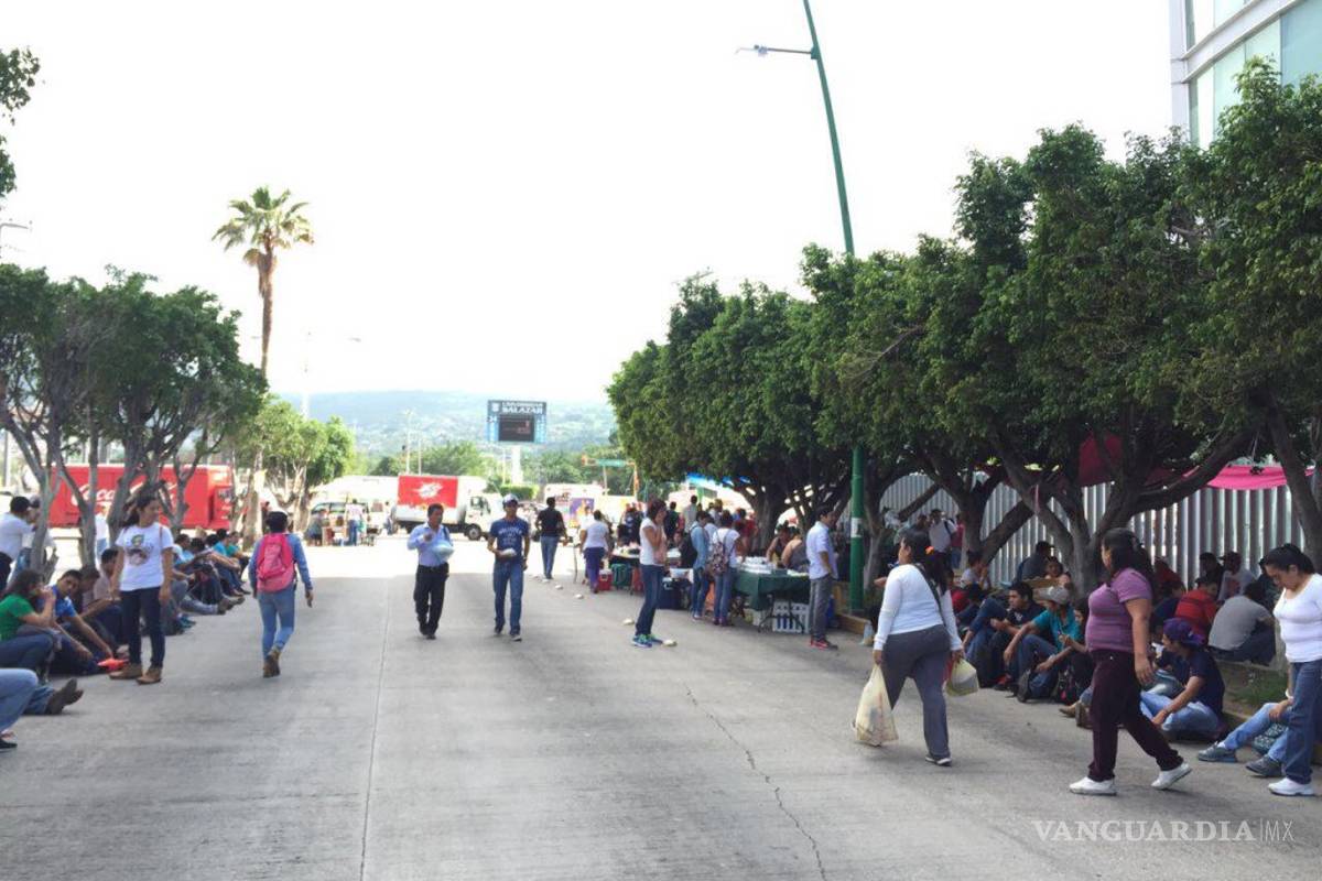 CNTE bloquea oficinas de gobierno en Chiapas