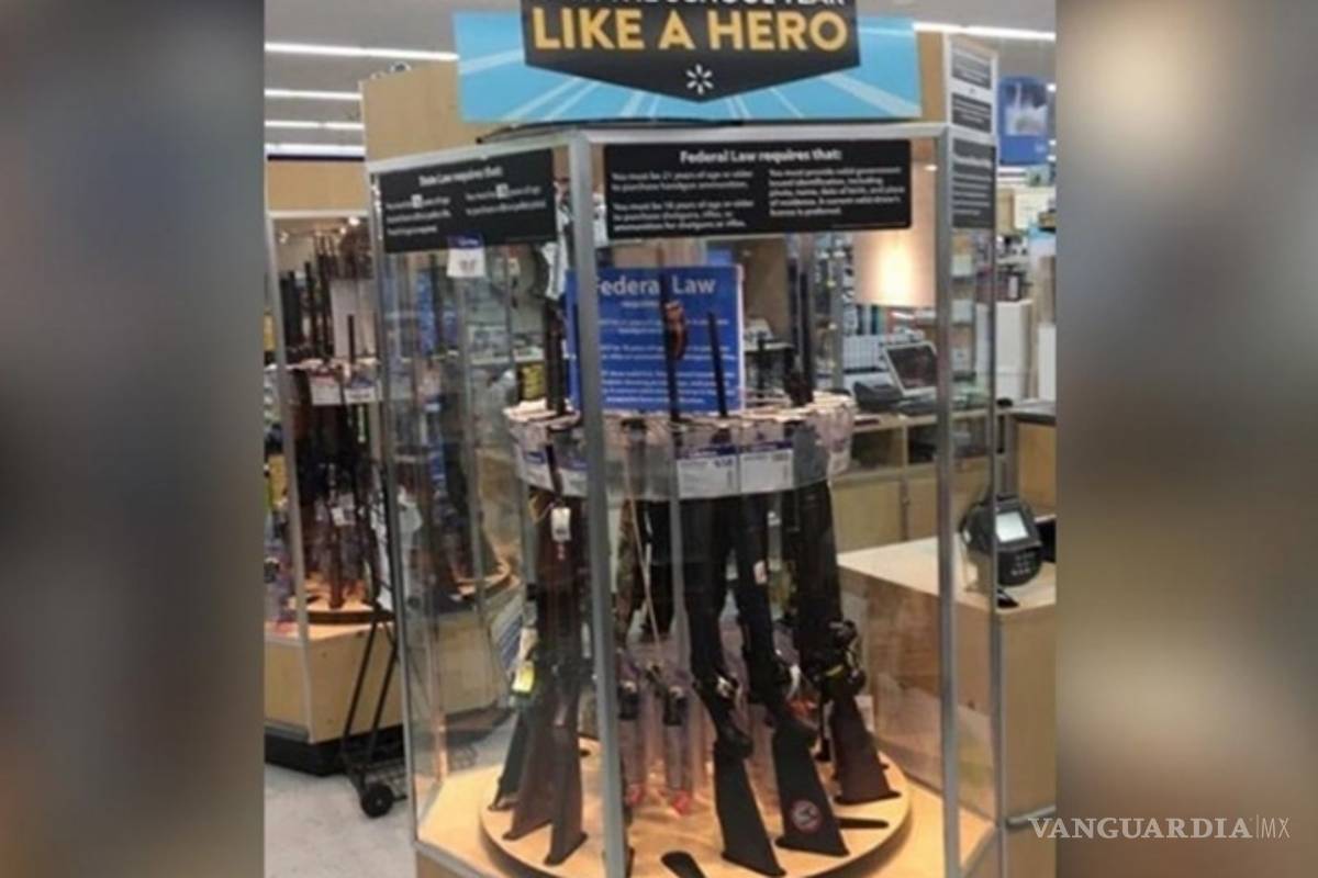 Walmart se disculpa... anunciaron armas con cartel de regreso a clases