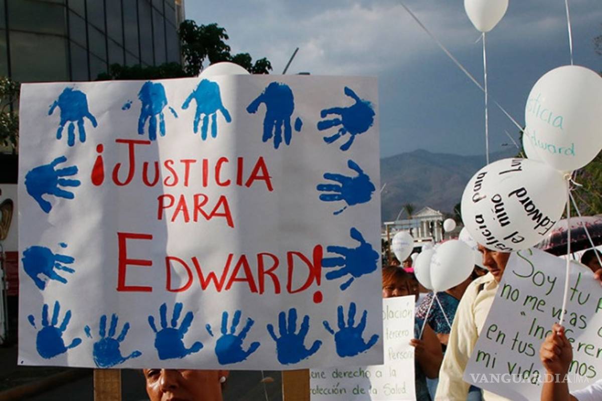 Piden padres del niño Edward a autoridades de Oaxaca no ceder a presiones