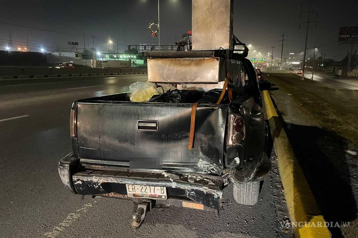 Dormita taxista de Ramos Arizpe y choca por alcance a jóvenes en blvd. Fundadores