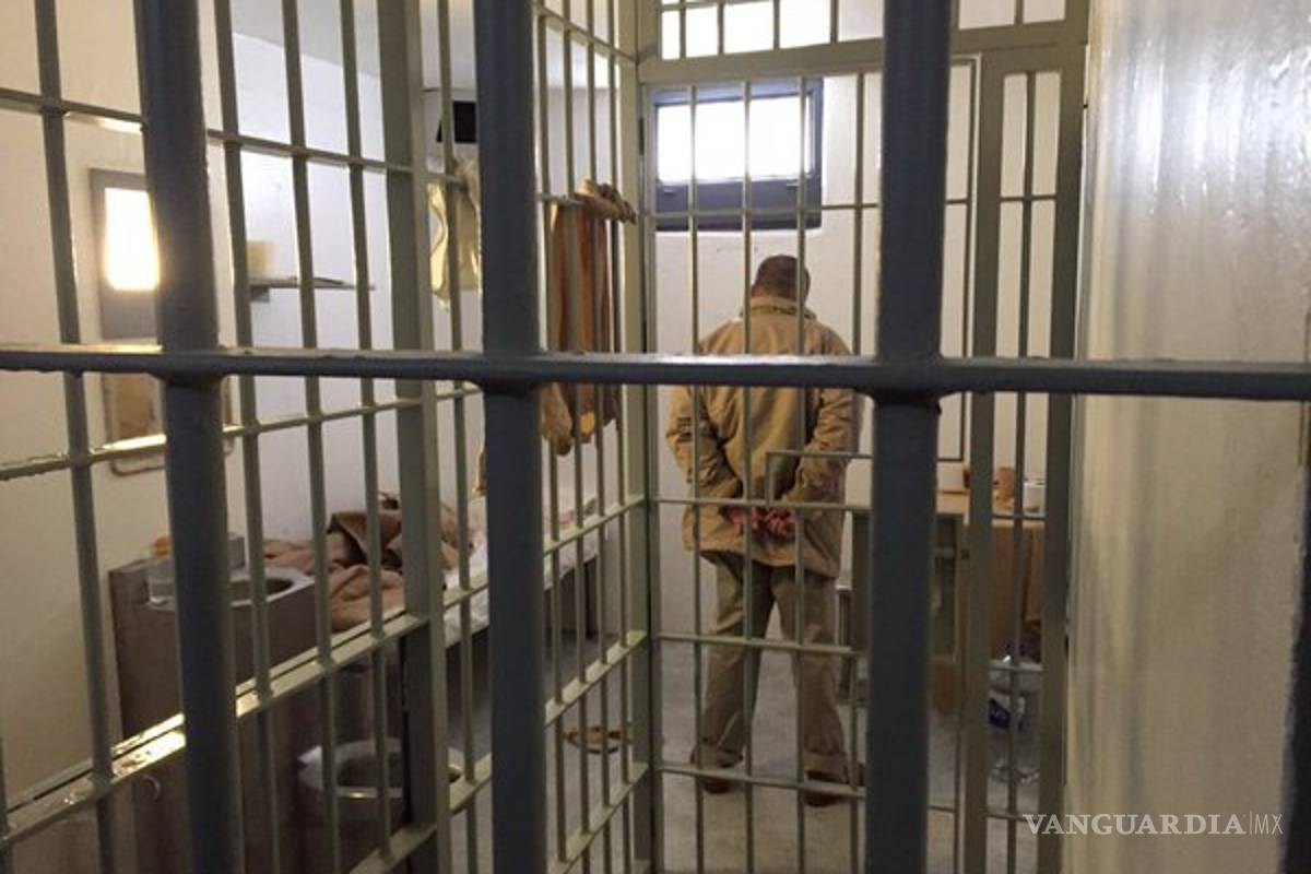 'El Chapo', ni aislado ni incomunicado: Segob