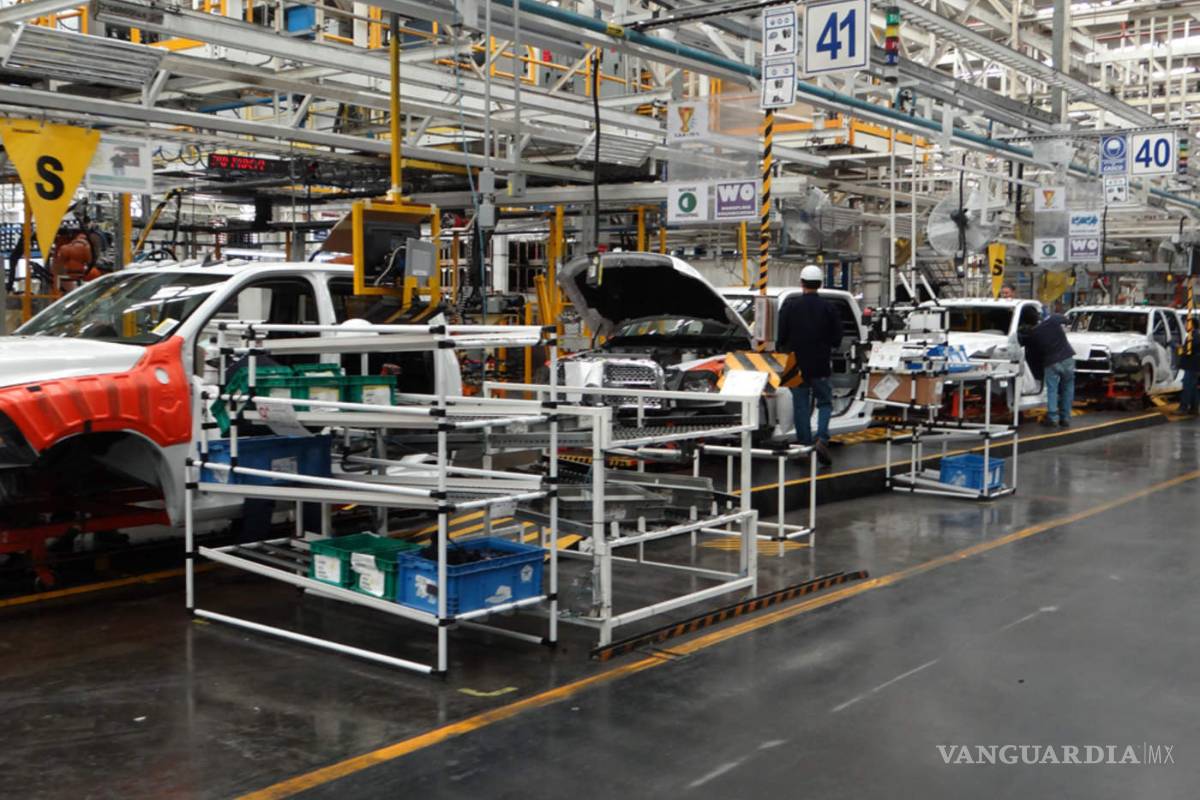 Ya negocian alzas salariales sindicatos con FCA y Daimler