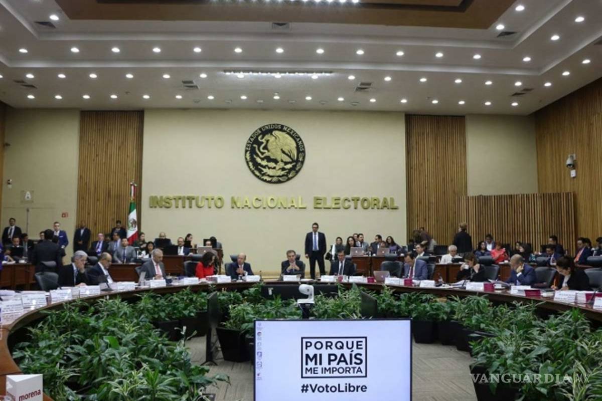 Rechazan a 20 aspirantes a consejeros del INE por vínculos partidistas