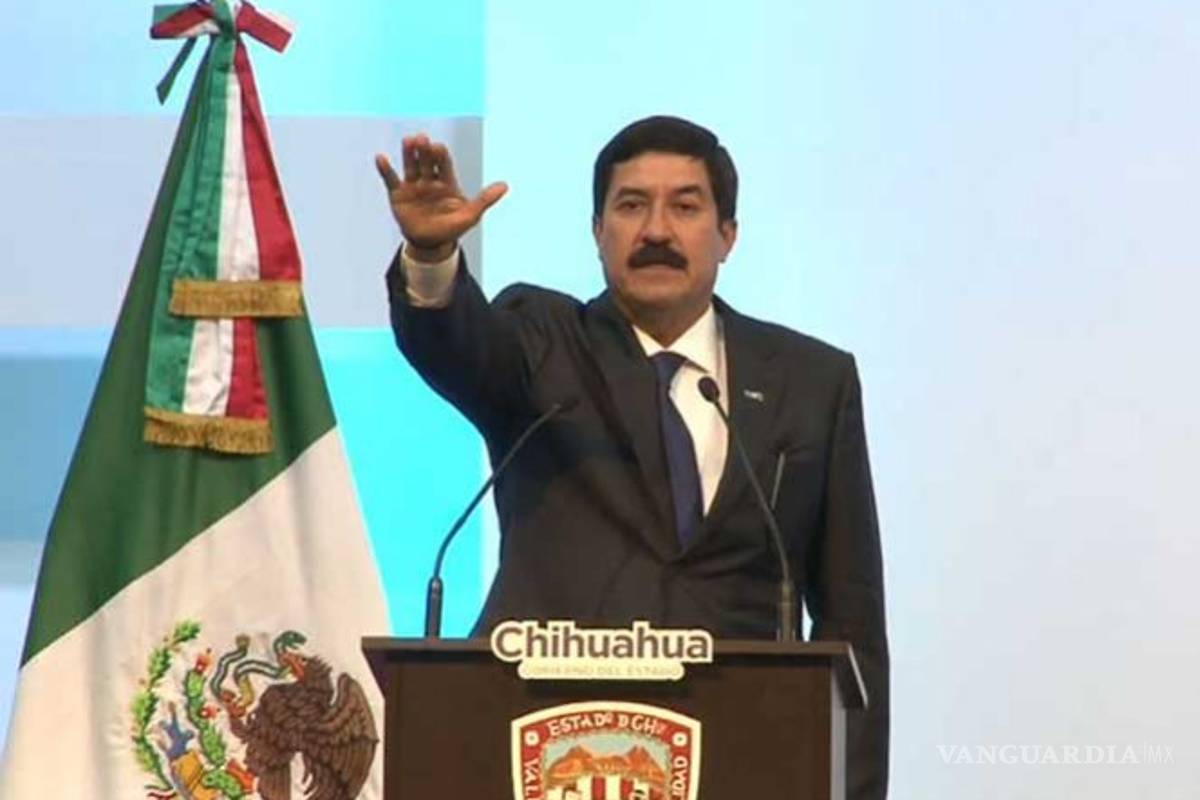 Javier Corral rinde protesta como gobernador de Chihuahua