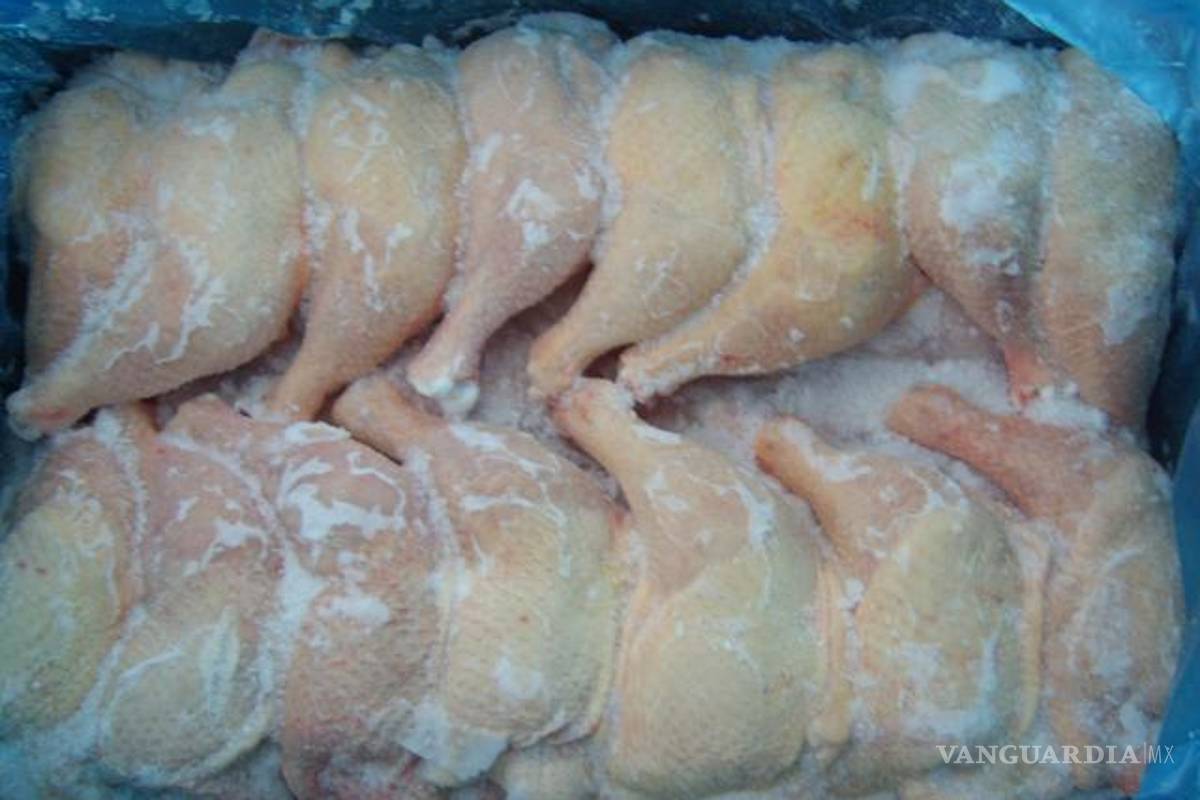 Avicultores piden cancelar cupos de importación de pollo de Brasil