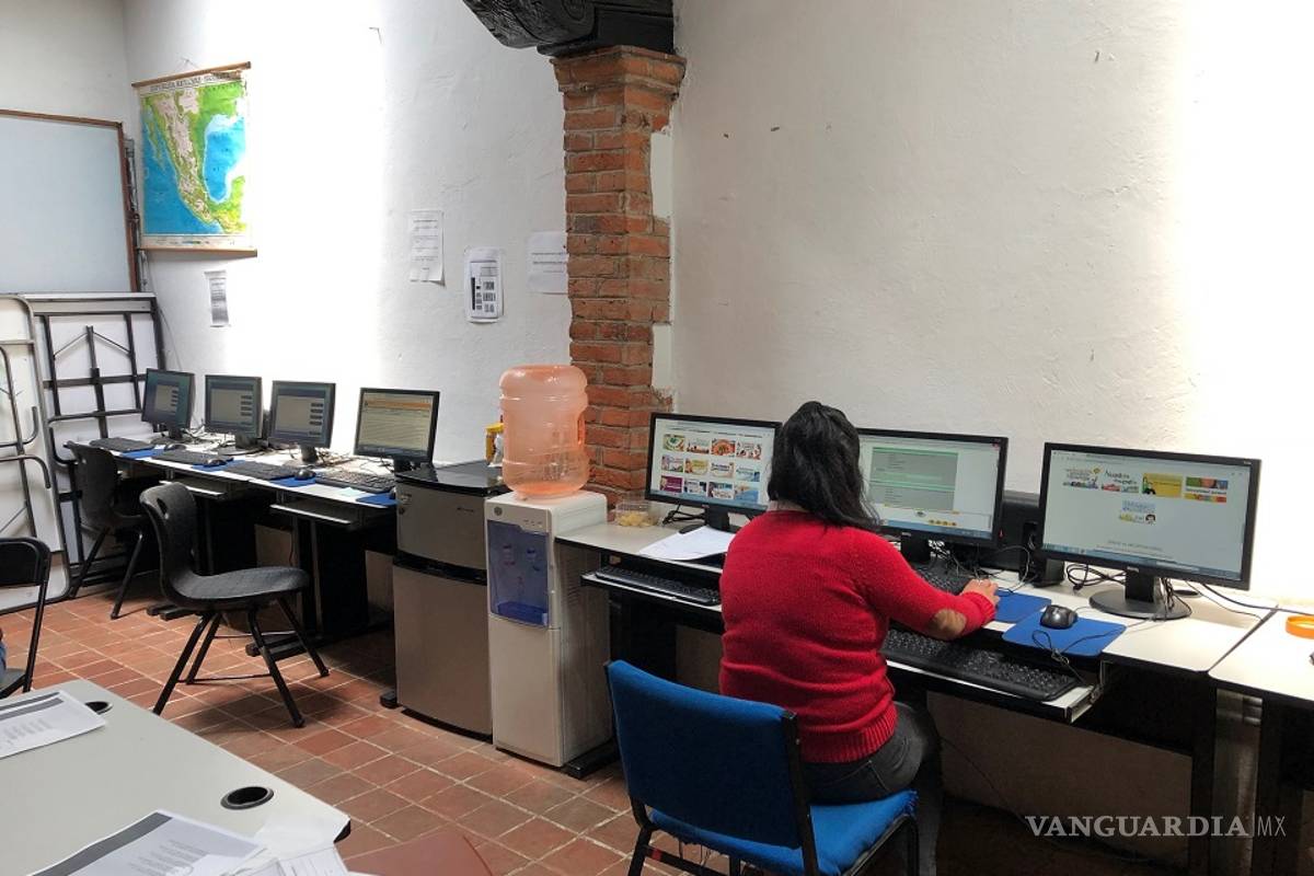 Universidades de AMLO arrancan clases en casas, teatros municipales y auditorios