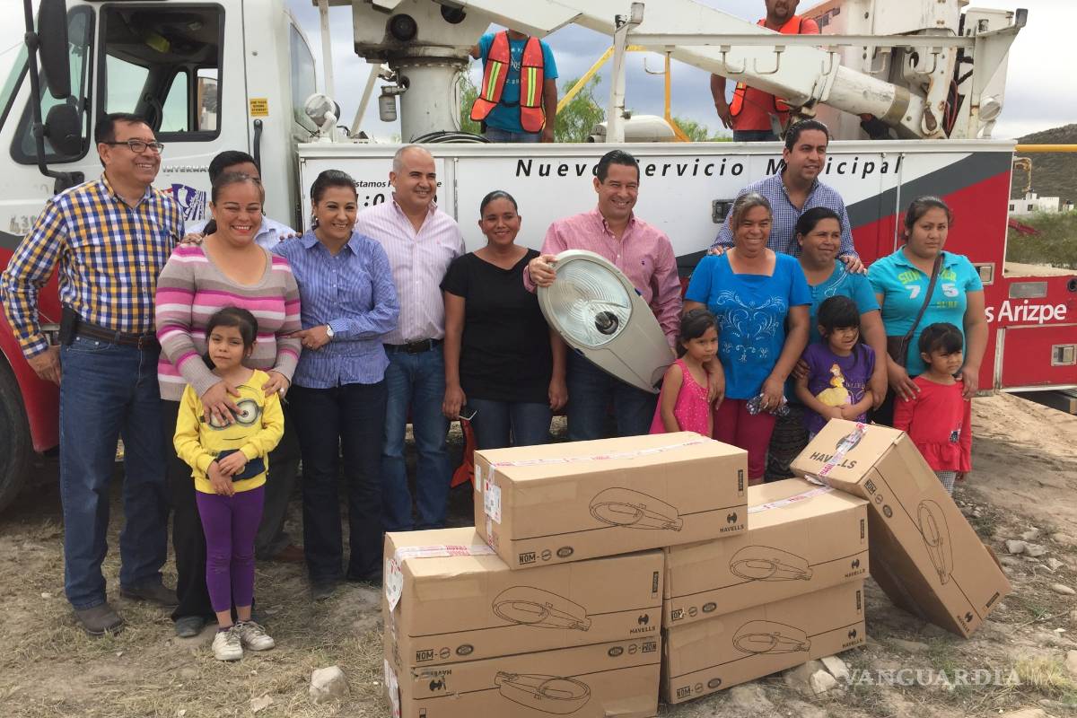 Instalarán 50 luminarias en colonia de Ramos Arizpe