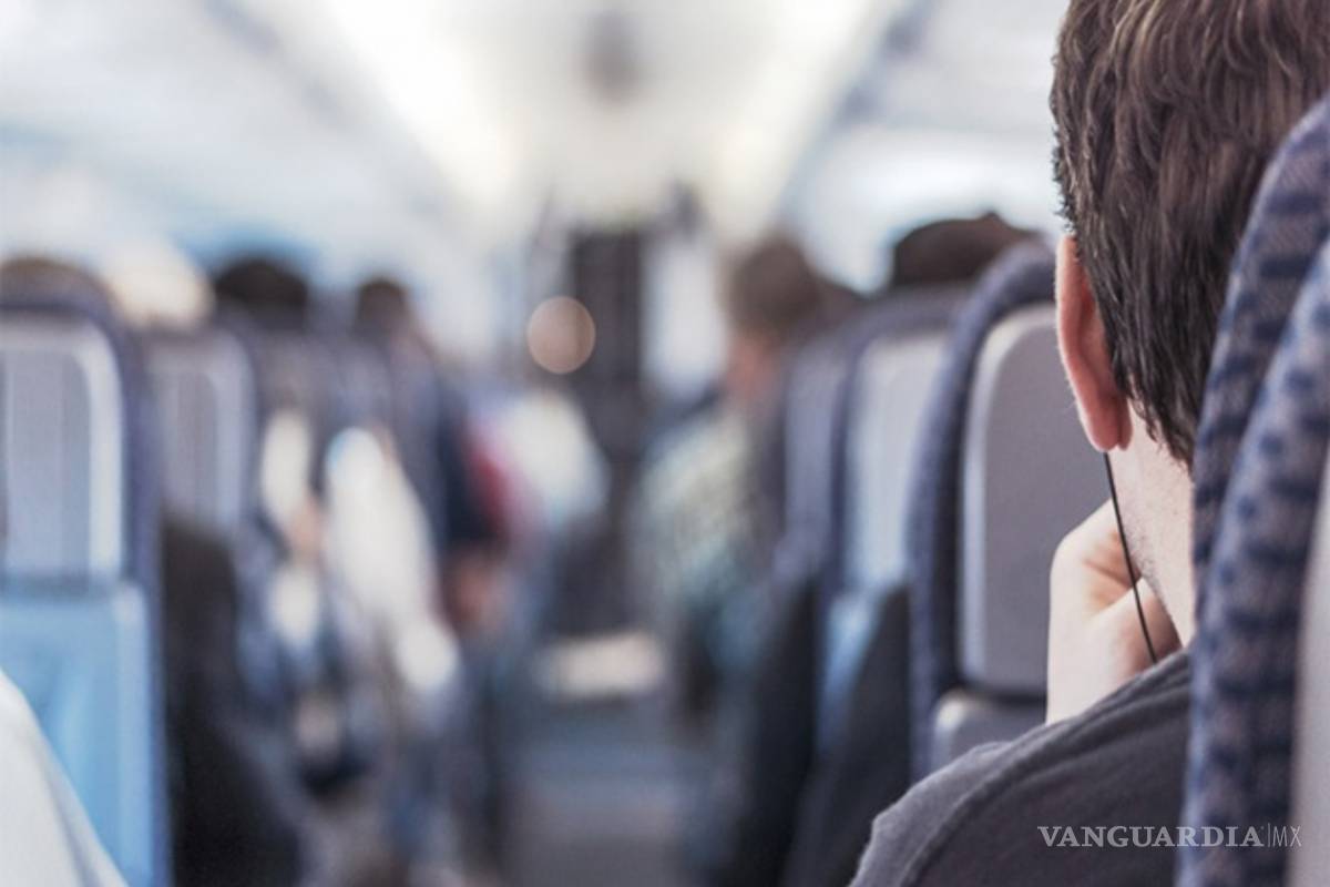 Avión aterriza de emergencia por 'pasajero apestoso'