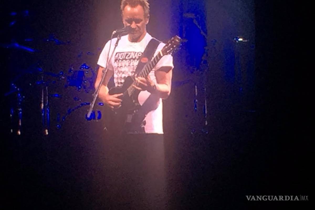 Sting recuerda a los 43 de Ayotzinapa en su concierto