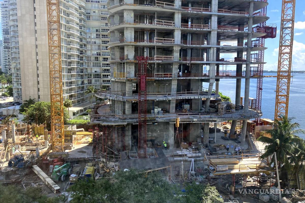 $!Las recientes redadas migratorias en obras amenazan la industria constructora de EU, en la que uno de cada cuatro trabajadores a nivel nacional es inmigrante.