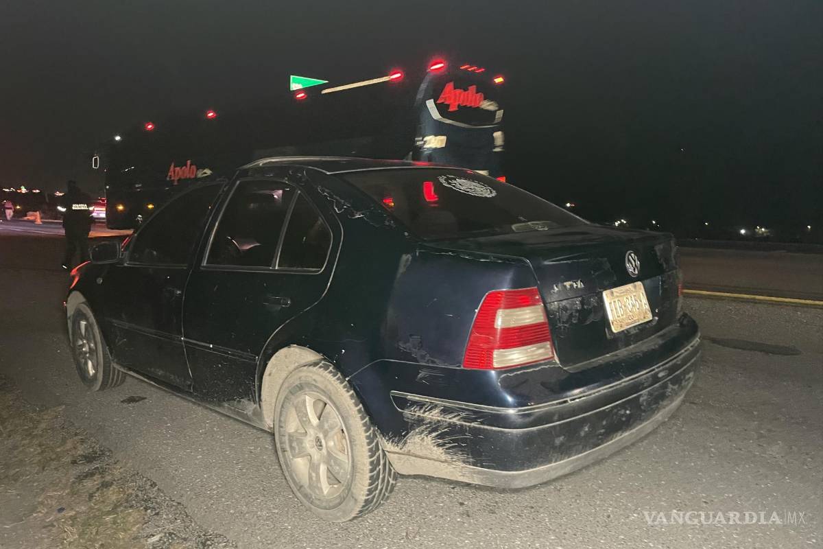Ebrio muere al ser arrollado por varios tráileres al cruzar a pie la carretera Monterrey-Saltillo