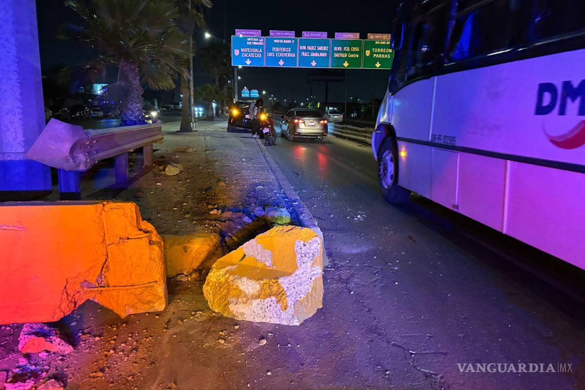 $!El percance se registró a la altura de la colonia Saltillo 400, poco después de la medianoche.