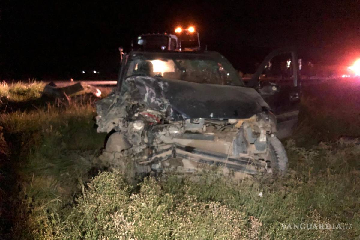 $!La camioneta Buick, responsable del accidente, fue abandonada por su conductor en el lugar de los hechos.