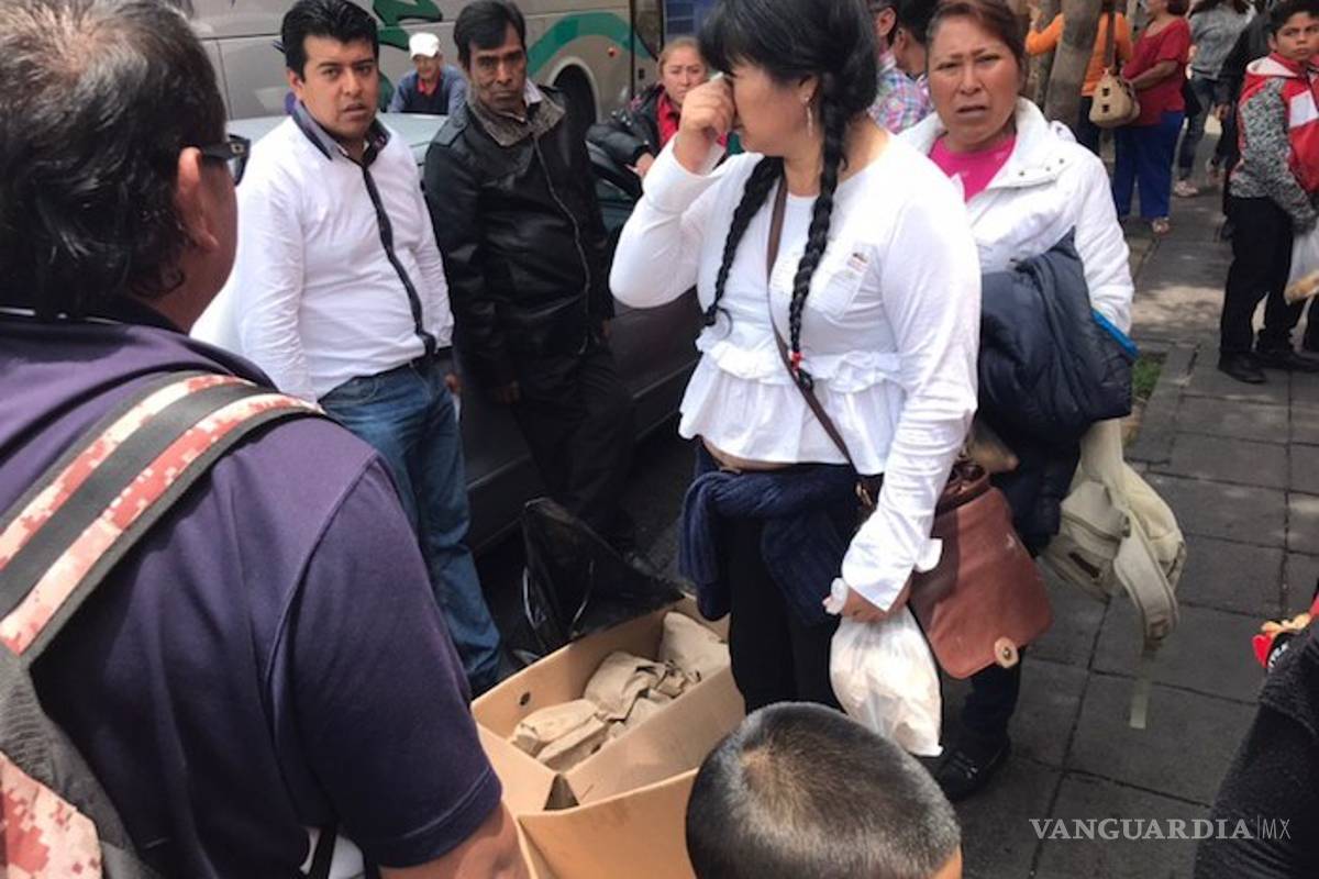 Al estilo del PRI: Acarreados asisten a evento de AMLO con jugo, sandwich y fruta