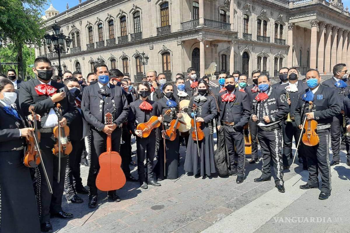 Mariachis no quieren callar en Nuevo León
