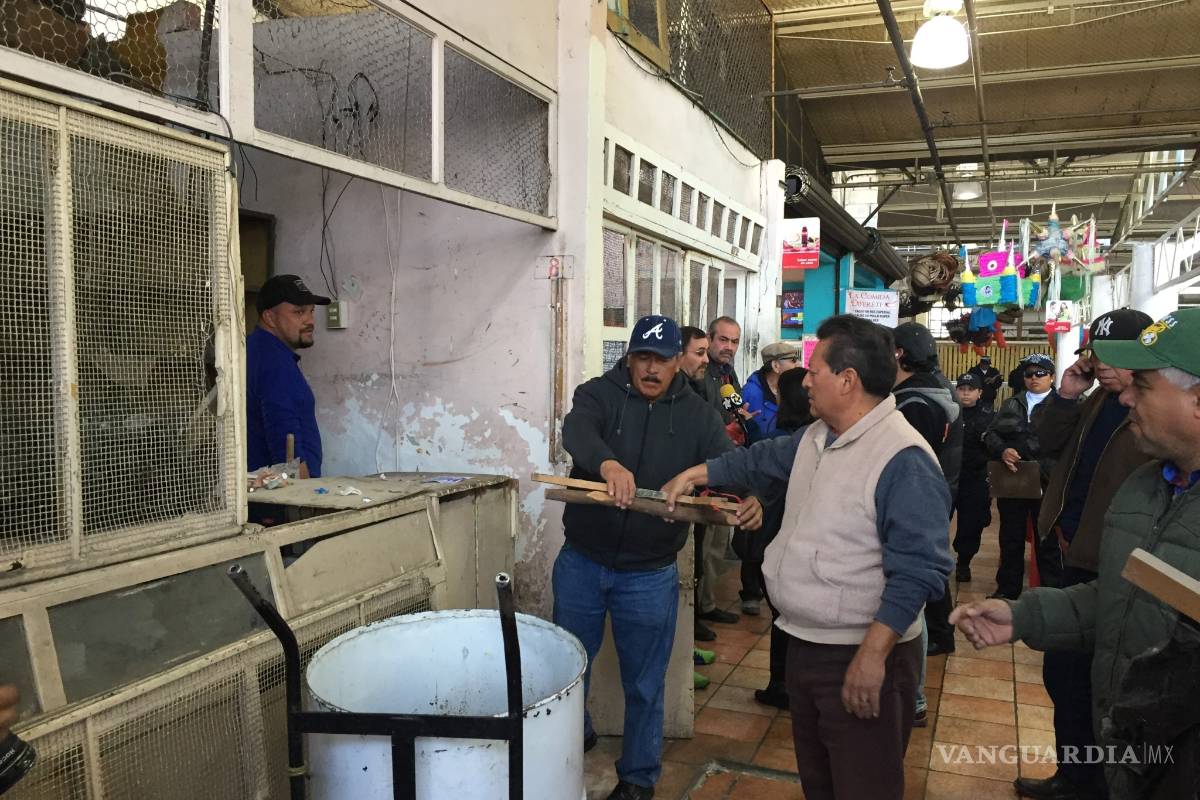 Desaloja Municipio de Saltillo otro local en Mercado Juárez