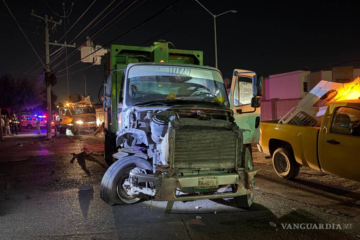 Camión de la basura sin frenos deja a oscuras a Portal de Aragón, al norte de Saltillo