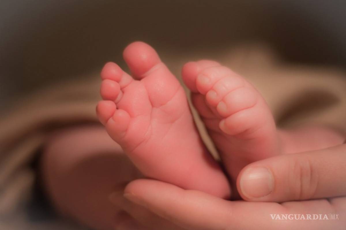 Arrestan a hombre que intentó vender a su bebé por 460 dólares