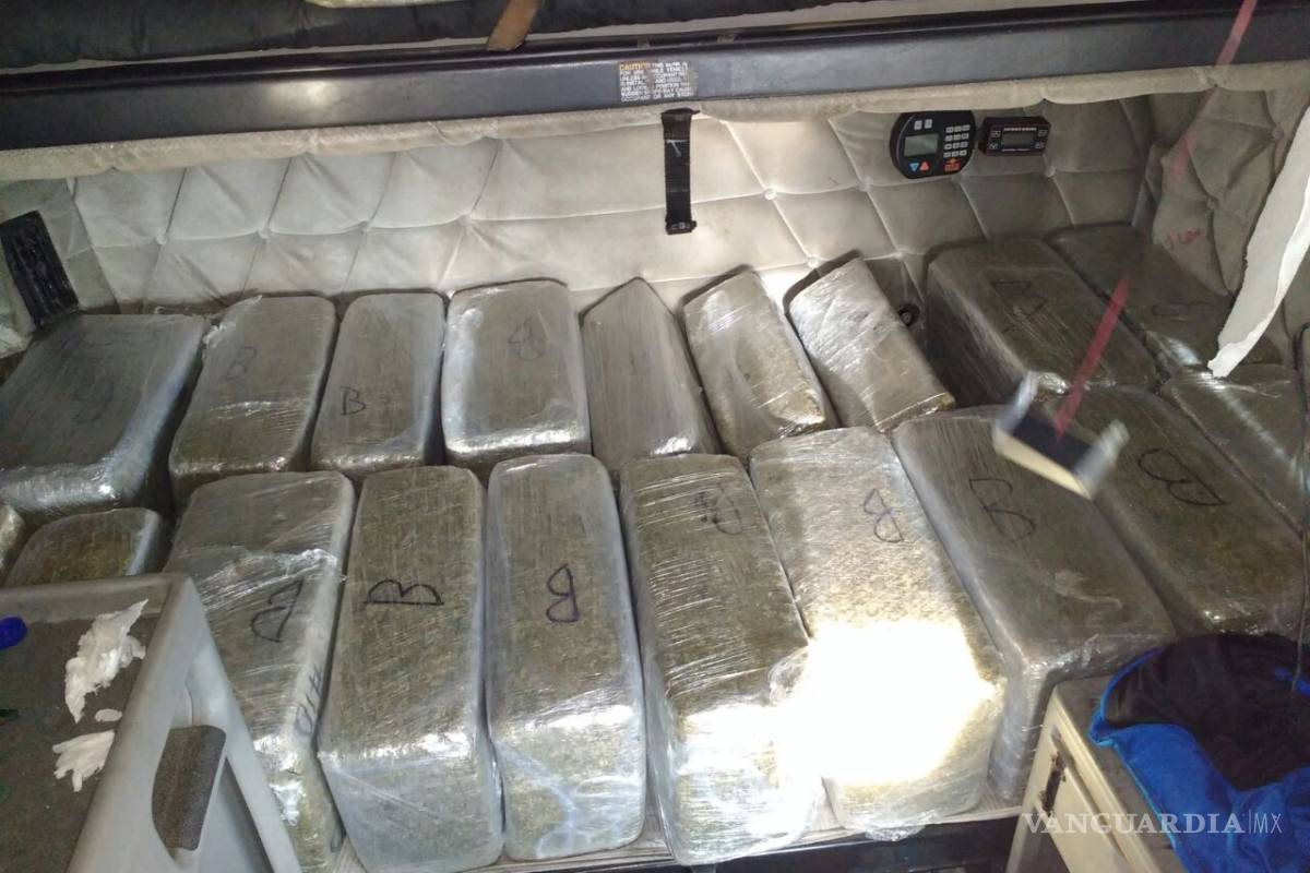 Encuentran vehículo con mil 498 kgs de droga