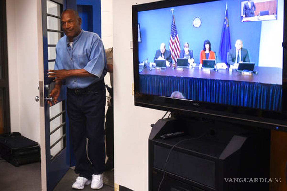 Luego de nueve años en prisión, O. J. Simpson logra la libertad condicional