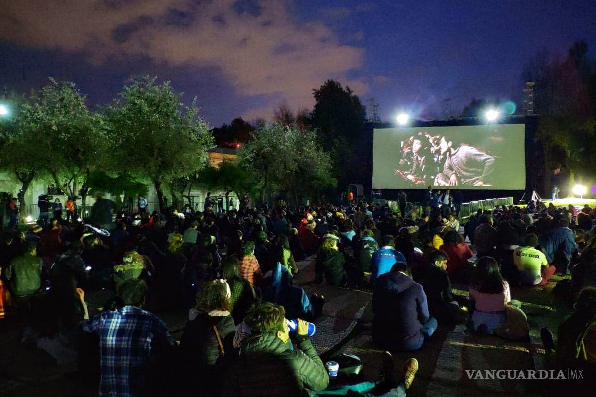 Más de 3 mil personas disfrutan 'Roma' en Los Pinos