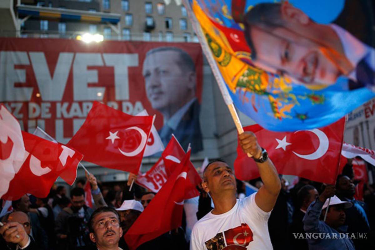 Presidente Erdogan gana referendo en Turquía; oposición impugnará