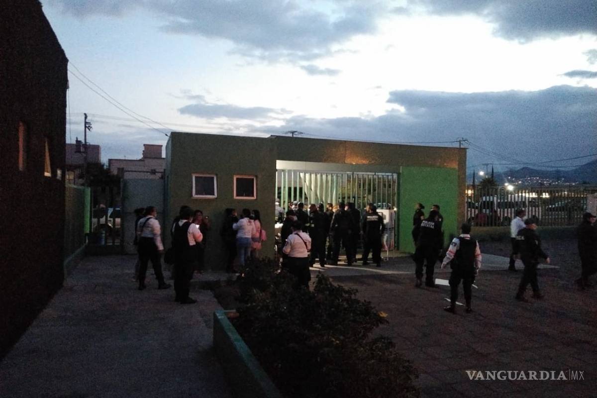 Irrumpen en hospital de Ecatepec y agreden a médicos, enfermeras y guardias; encuentran a sus familiares sin vida