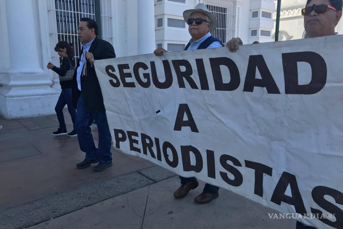 Más de 250 periodistas del Estado de México exigen cese a la violencia contra el gremio