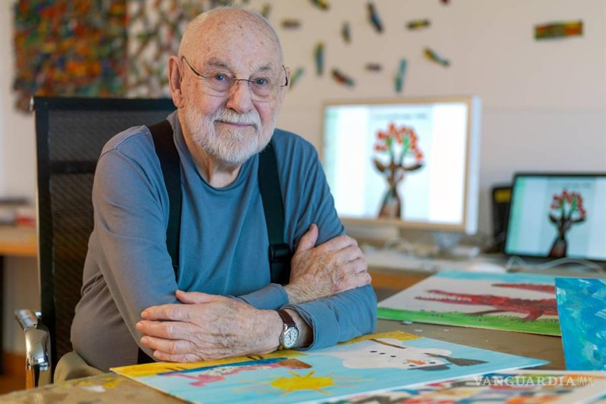 Fallece Eric Carle, autor de uno de los libros infantiles más populares en EU