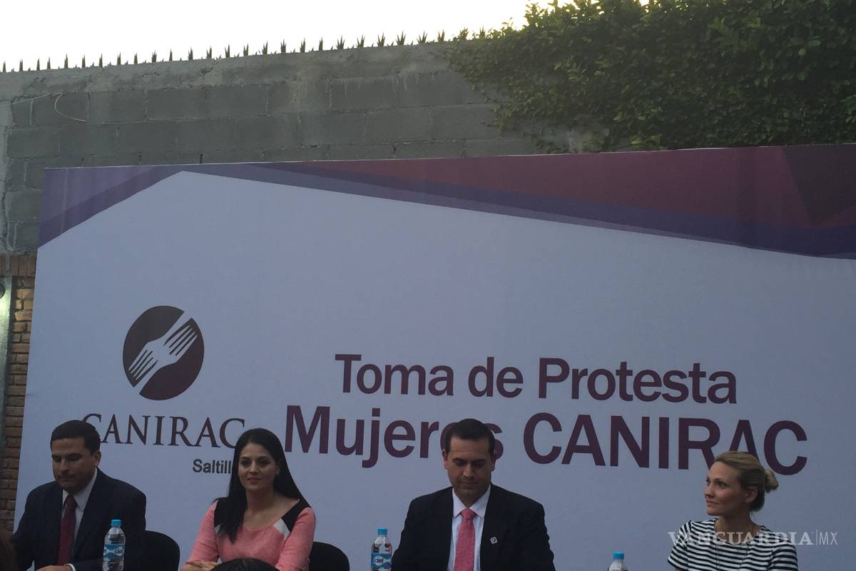Se lleva a cabo toma de protesta Mujeres Canirac en Saltillo