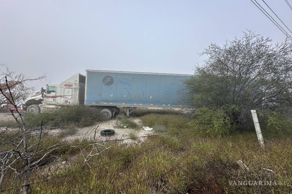 Neblina ocasiona accidente; conductor pierde visibilidad y choca contra postes en libramiento OFT