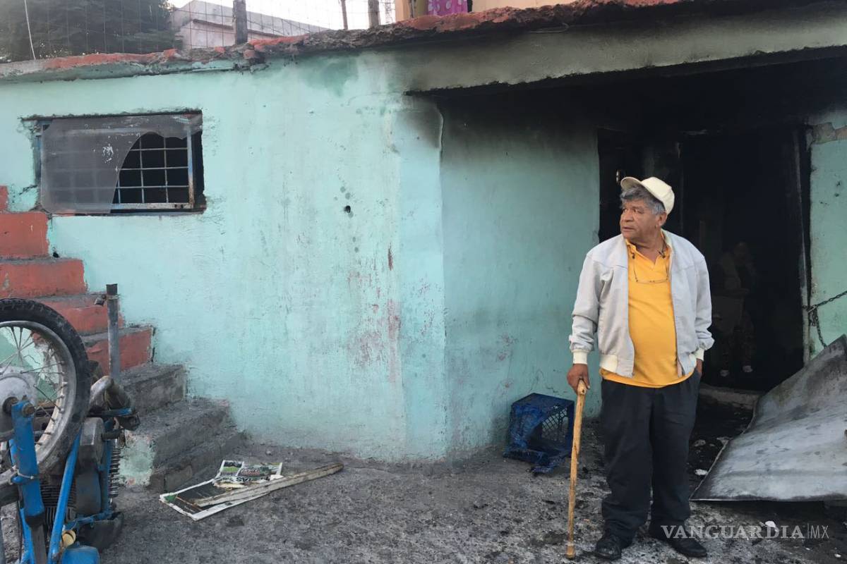 Amigos de occiso queman casa de familia de homicida, en Saltillo