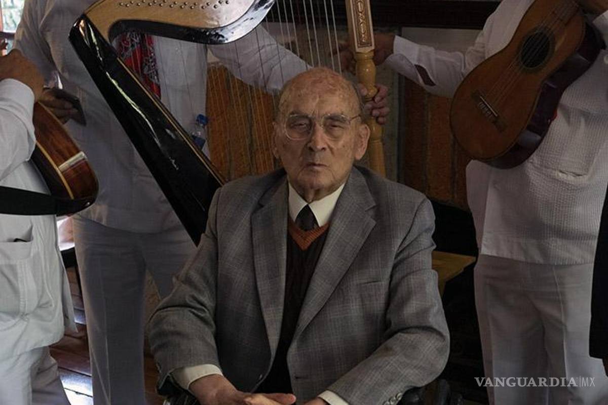 Hospitalizan a expresidente mexicano Luis Echeverría